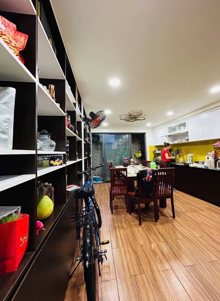 BÁN NHÀ 5 TẦNG ĐẸP – ĐƯỜNG LÊ VĂN LƯƠNG, QUẬN 7 – GIÁ CHỈ 11.6 TỶ. LH 0938827657 MS TUYỀN - Ảnh 2