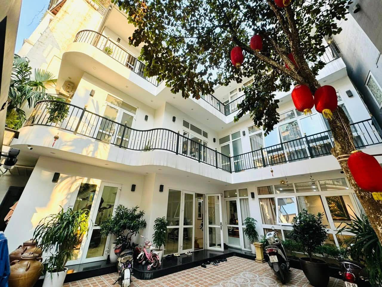 Bán nhà Phố Vũ Miên,Yên Phụ 164m2/Mặt  tiền 11m-Cách Hồ Tây 10m-50 tỷ, Sổ vuông - Ảnh chính