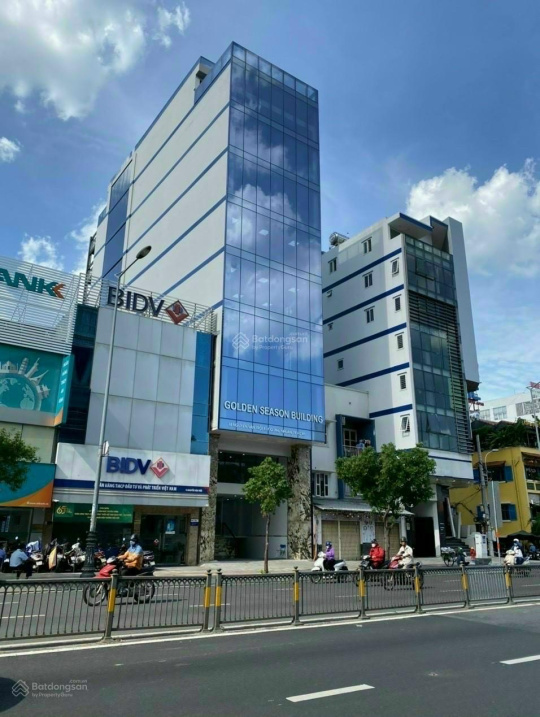 Thiếu tiền Bán gấp tòa nhà mới ngay MT Cộng Hòa - DT: 15x28m, Hầm 8 tầng, 310 tr/th - Giá: 62 tỷ tl - Ảnh chính