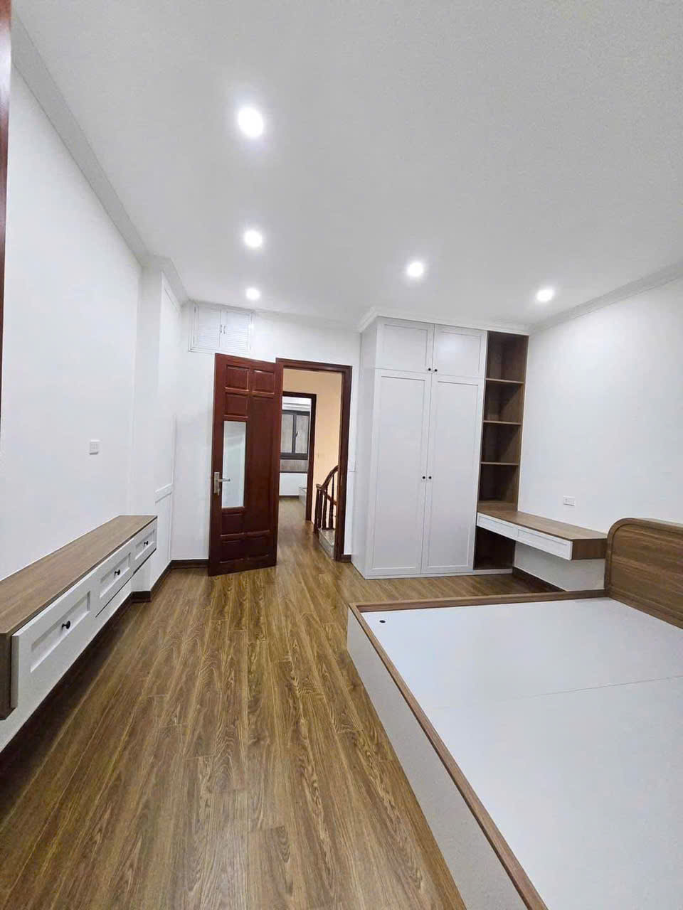 bán nhà phố cầu giấy, 20m ra mặt phố, lô góc 2 mặt thoáng - Ảnh 2