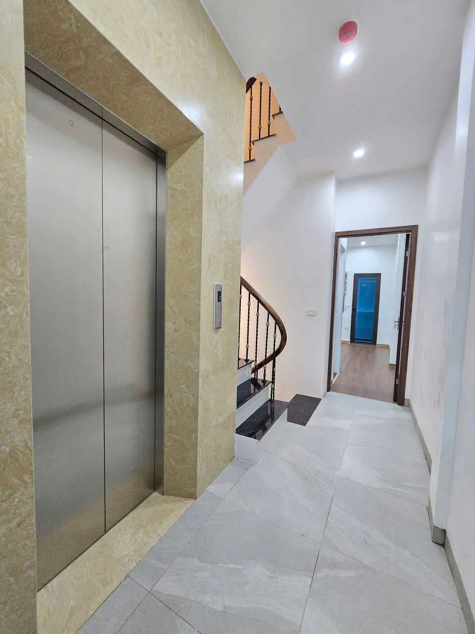 PL YÊN LÃNG - 5 TẦNG THANG MÁY DT 53m2 5 tầng Mặt tiền 3.5m Giá 15.5 tỷ - Ảnh 4