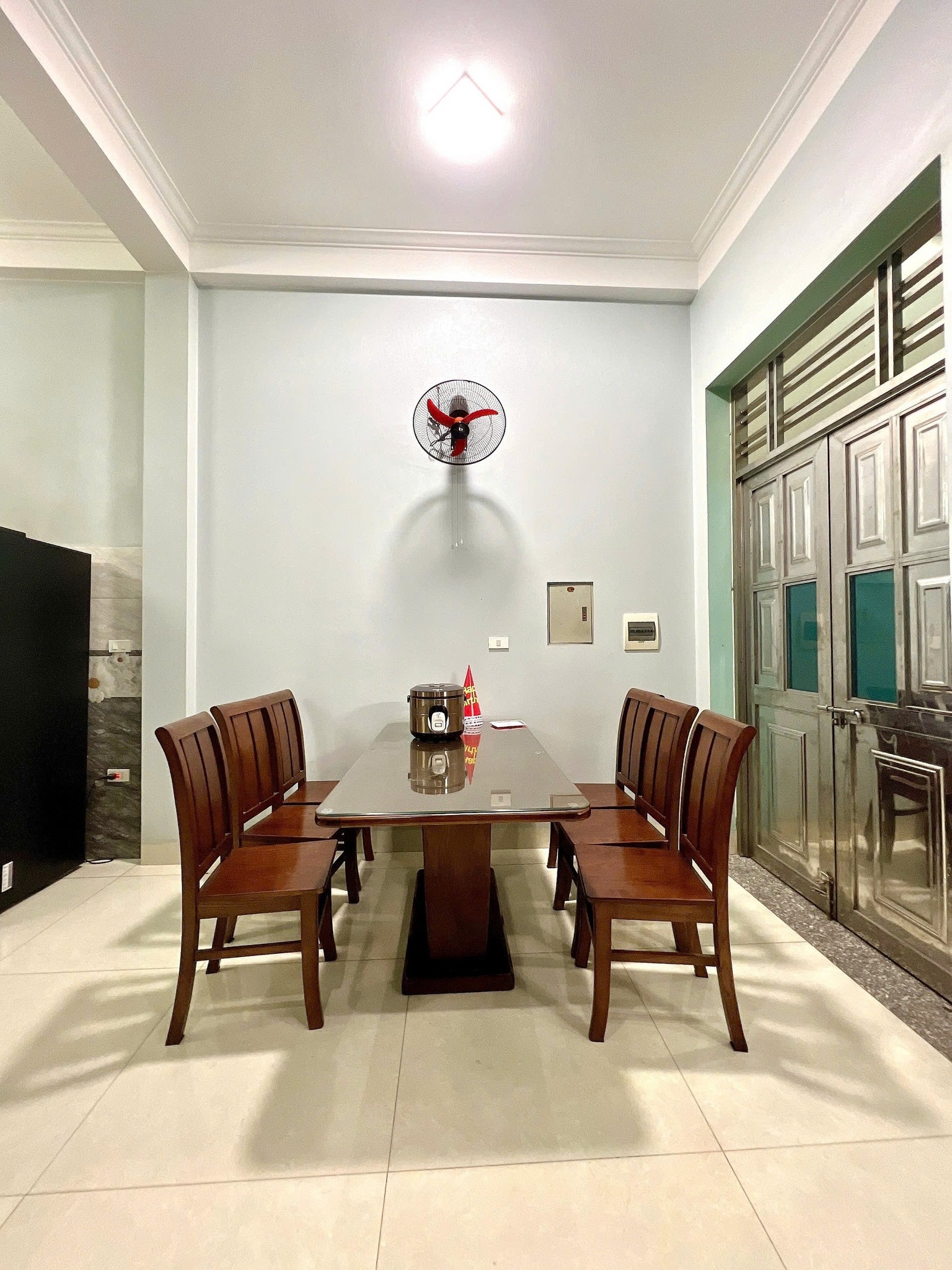 Bán nhà mặt phố Thi Sách, 110m2, 4 tầng, 59 tỷ, vỉa hè rộng, ô tô tải đỗ, kinh doanh đỉnh - Ảnh 1