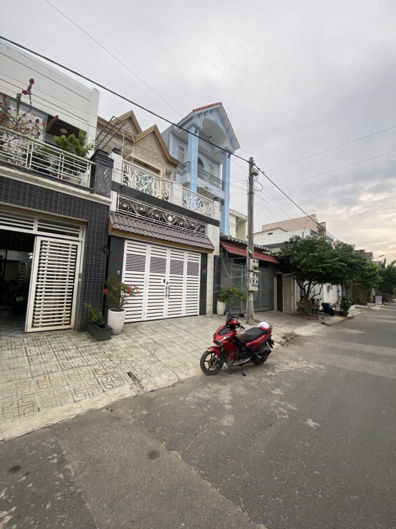 Gấp  Bán nhà mặt tiền tiện kinh doanh , 170m2 full thổ. Phú Hòa .Tp.Thủ Dầu Một. Bình Dương - Ảnh 1