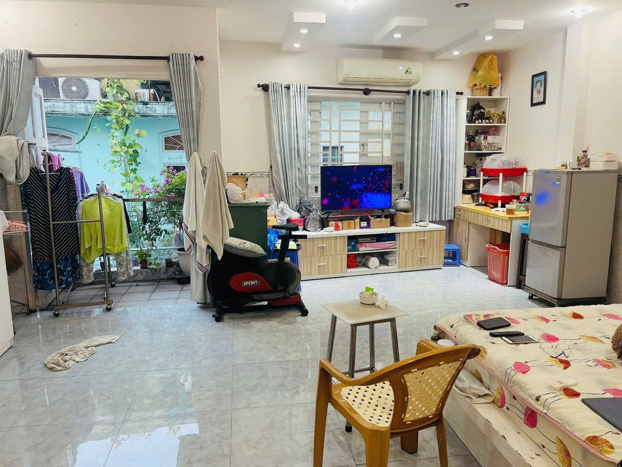 Chưa bao giờ thấy căn nhà rẻ như thế này - Nhà Quận 10 - Ngang 6,3m (Diện tích 100m2) - Ảnh chính