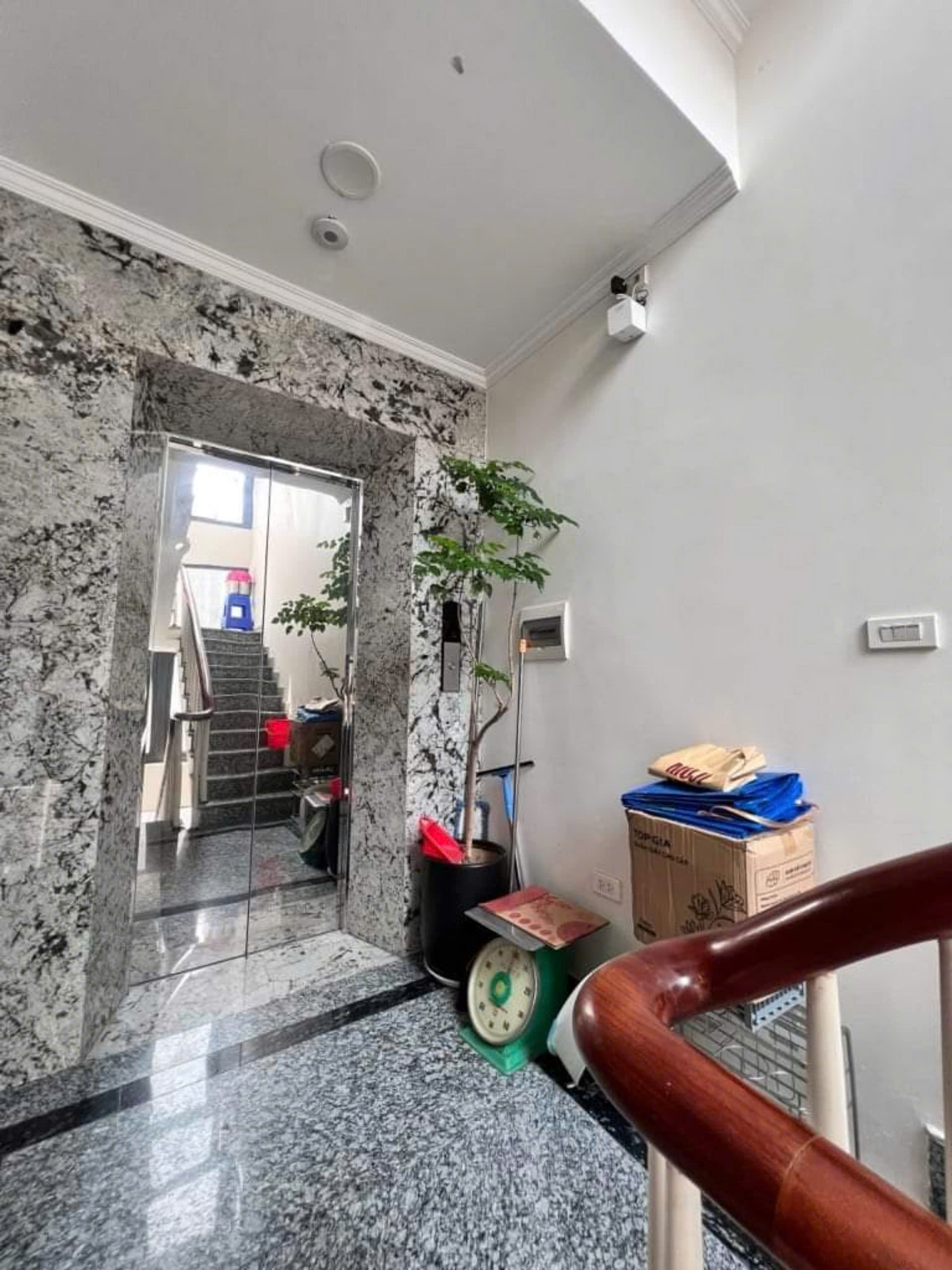 BÁN NHÀ PHÂN LÔ PHẠM TUẤN TÀI, VỈA HÈ, ÔTÔ TRÁNH, KINH DOANH, THANG MÁY, 70M2 HƠN 26TỶ - Ảnh 3
