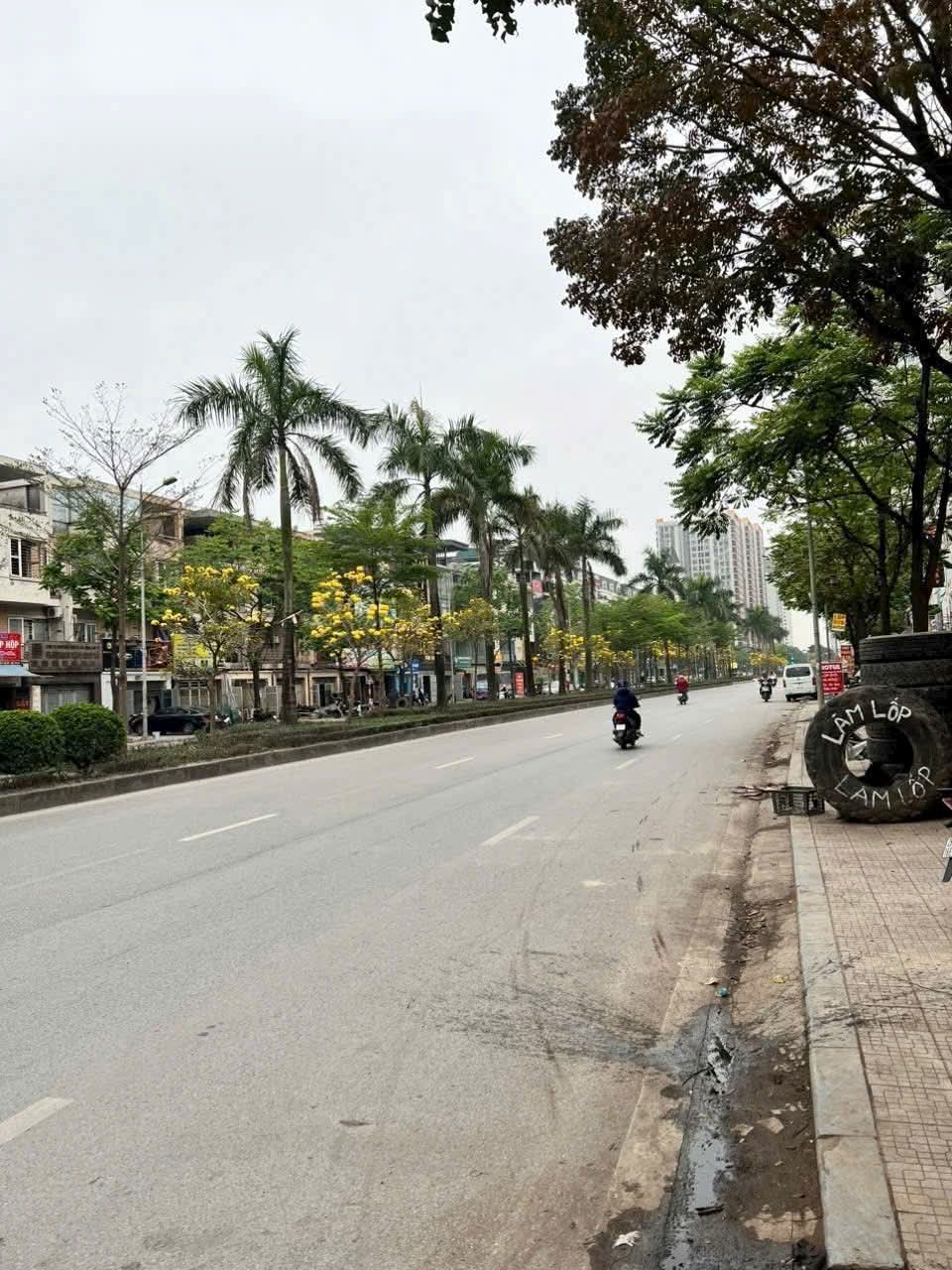 Bán Nhà 7 tầng, mới Kinh Koong,  Mặt đường Đỗ Mười 4 làn xe, oto ngủ, nội thất sáng bóng - Ảnh chính
