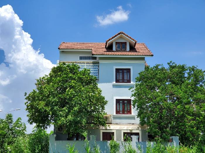 BÁN BIỆT THỰ LÀNG VIỆT KIỀU - 4 TẦNG, 200M2 10x20M - ĐƯỜNG 8M - NỘI THẤT CAO CẤP - NHỈNH 12.5 TỶ - Ảnh chính