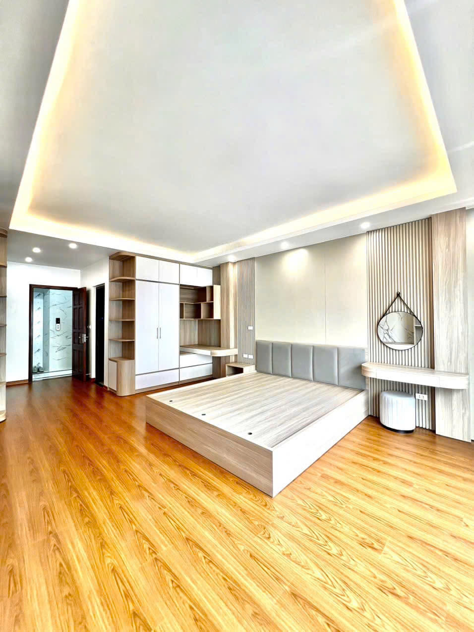 BÁN NHÀ ĐẸP PHÙNG CHÍ KIÊN, HOÀNG QUỐC VIỆT - 54M² x 6T THANG MÁY - GARA Ô TÔ - 15.8 TỶ - Ảnh chính