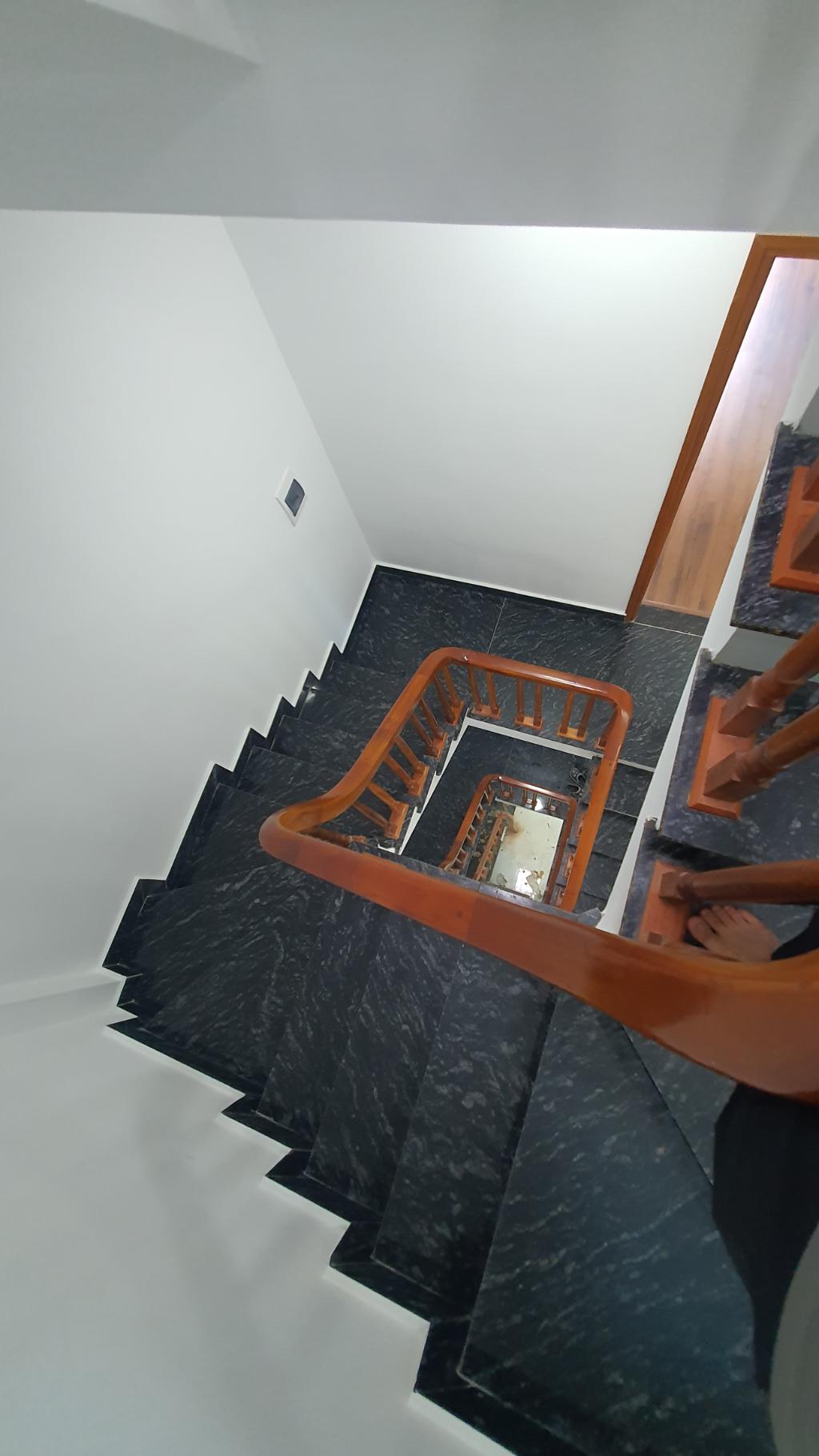SIÊU PHẨM MẶT NGÕ - CỔ NHUẾ LÔ GÓC - 33M2 - 5 TẦNG - MT KHỦNG - Ô TÔ QUA NHÀ - Ảnh 2