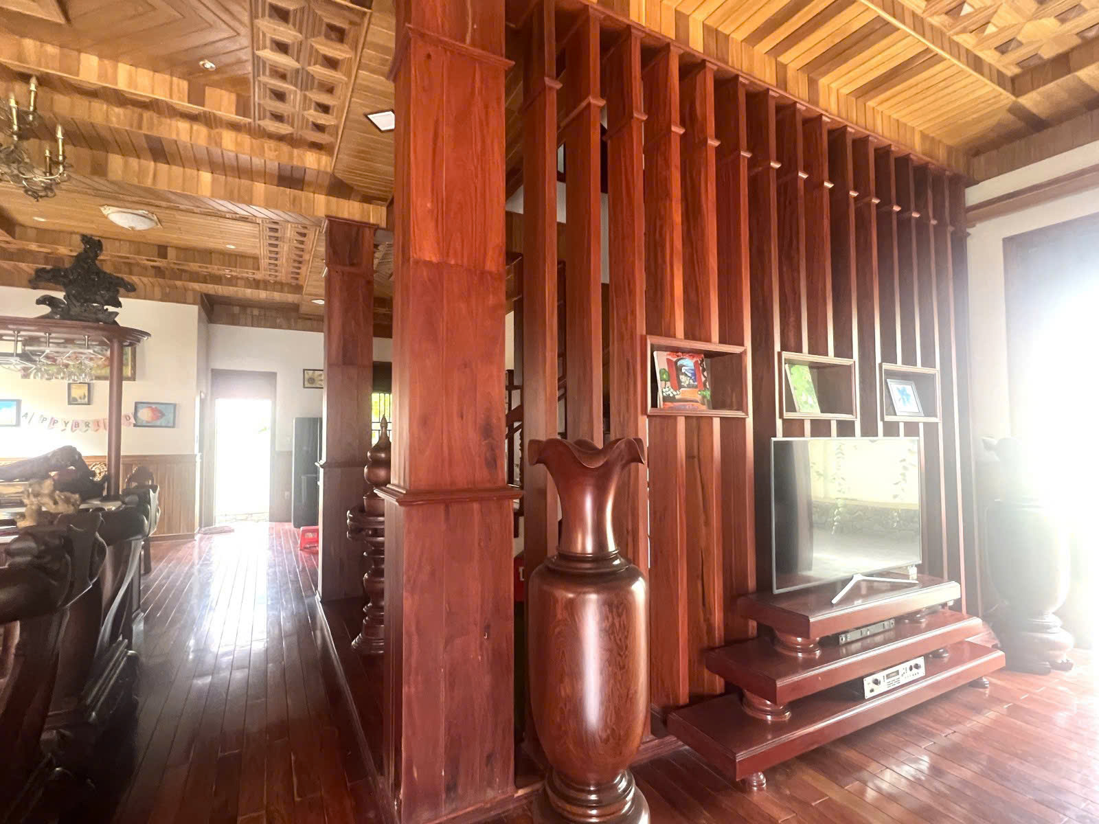 Bán BIỆT THỰ 555m2 Đông Hòa, FULL nội thất Gỗ quý hiếm,cực kì mát - Ảnh 4