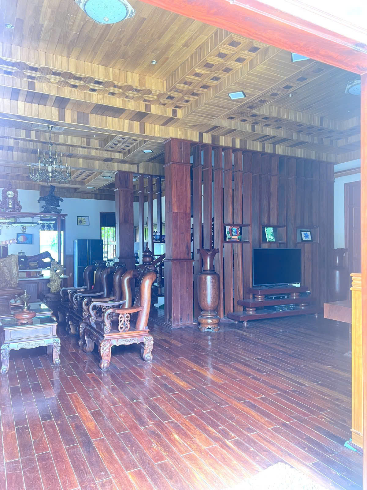 Bán BIỆT THỰ 555m2 Đông Hòa, FULL nội thất Gỗ quý hiếm,cực kì mát - Ảnh 3