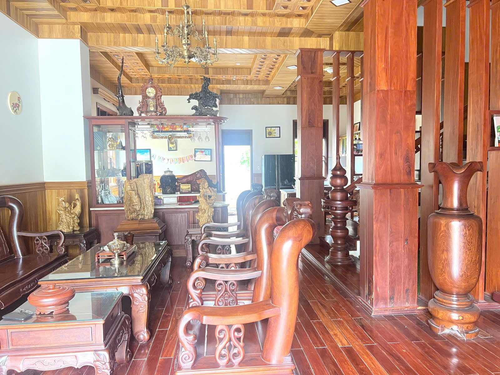 Bán BIỆT THỰ 555m2 Đông Hòa, FULL nội thất Gỗ quý hiếm,cực kì mát - Ảnh 2