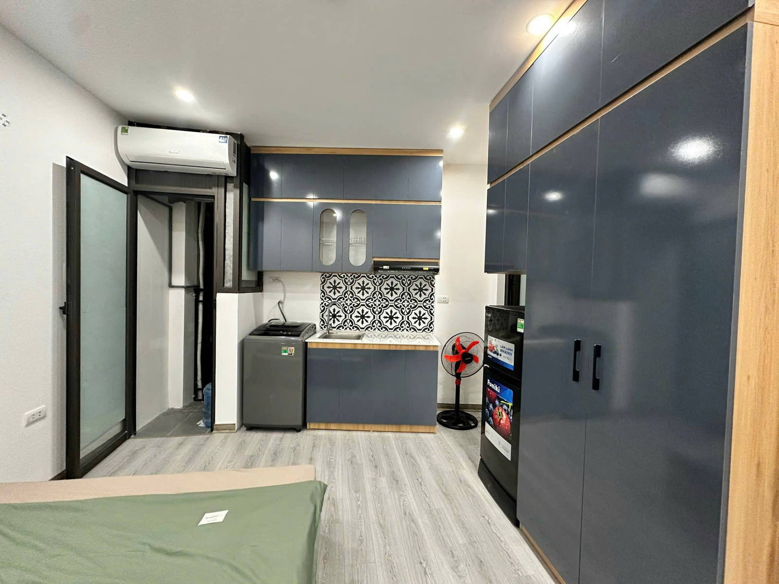 Chính chủ bán gấp nhà dòng tiền ngõ nông 580 Đường Láng. DT: 48m2- 6 tầng. chỉ 10 tỷ. - Ảnh 2