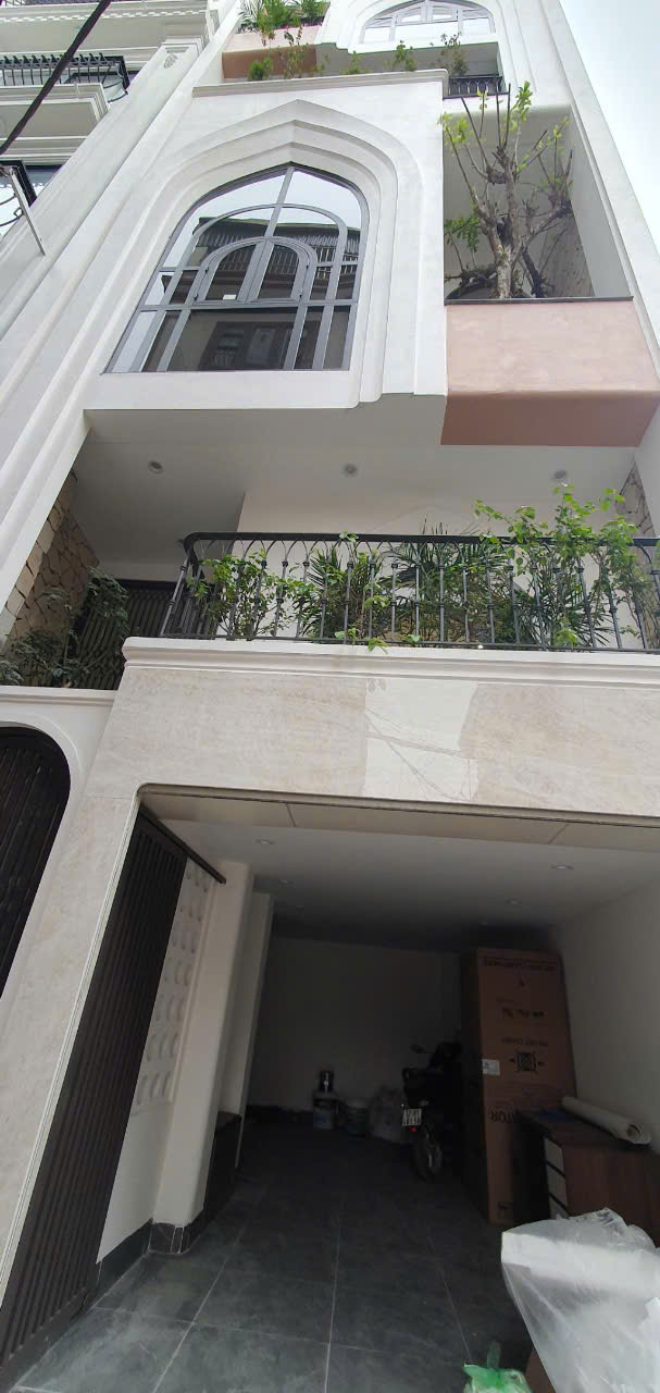Bán nhà phố Trạm Long Biên ngõ ô tô Dt 34m 6 Tầng Mt 5m Giá 8.05 tỷ - Ảnh chính