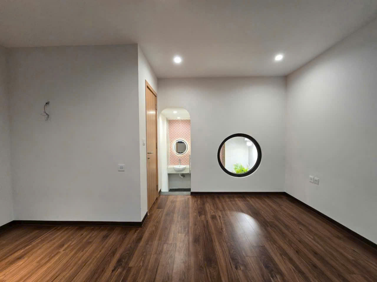 Bán nhà phố Trạm Long Biên ngõ ô tô Dt 34m 6 Tầng Mt 5m Giá 8.05 tỷ - Ảnh 2
