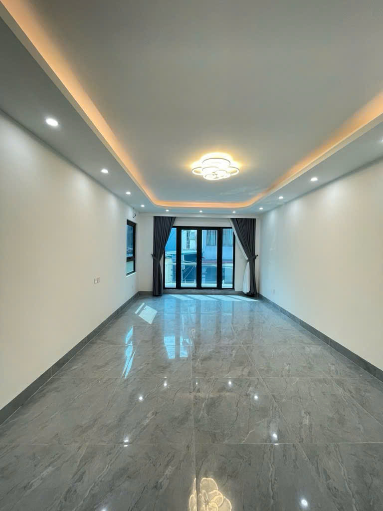 Bán nhà phố Trạm Long Biên Gara ô tô-Thang Máy Dt 41/45m 7 Tầng  Giá 11,8 tỷ - Ảnh 1