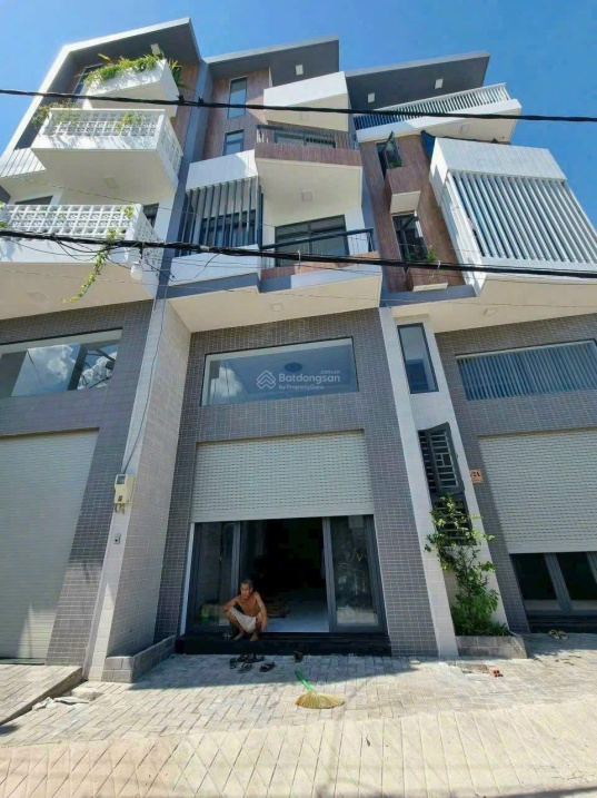 Nhà 4 lầu siêu đẹp, 5pn! Full nt xịn xò! Xe hơi ngủ trong nhà, Vị trí đẹp tuyệt! - Ảnh 3