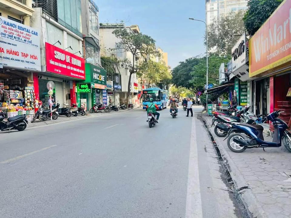 BÁN GẤP NHÀ MẶT PHỐ PHAN ĐÌNH GIÓT, VỈA HÈ KINH DOANH_DT 60M2, 4 TẦNG, MT 7.5M, 21 TỶ - Ảnh chính
