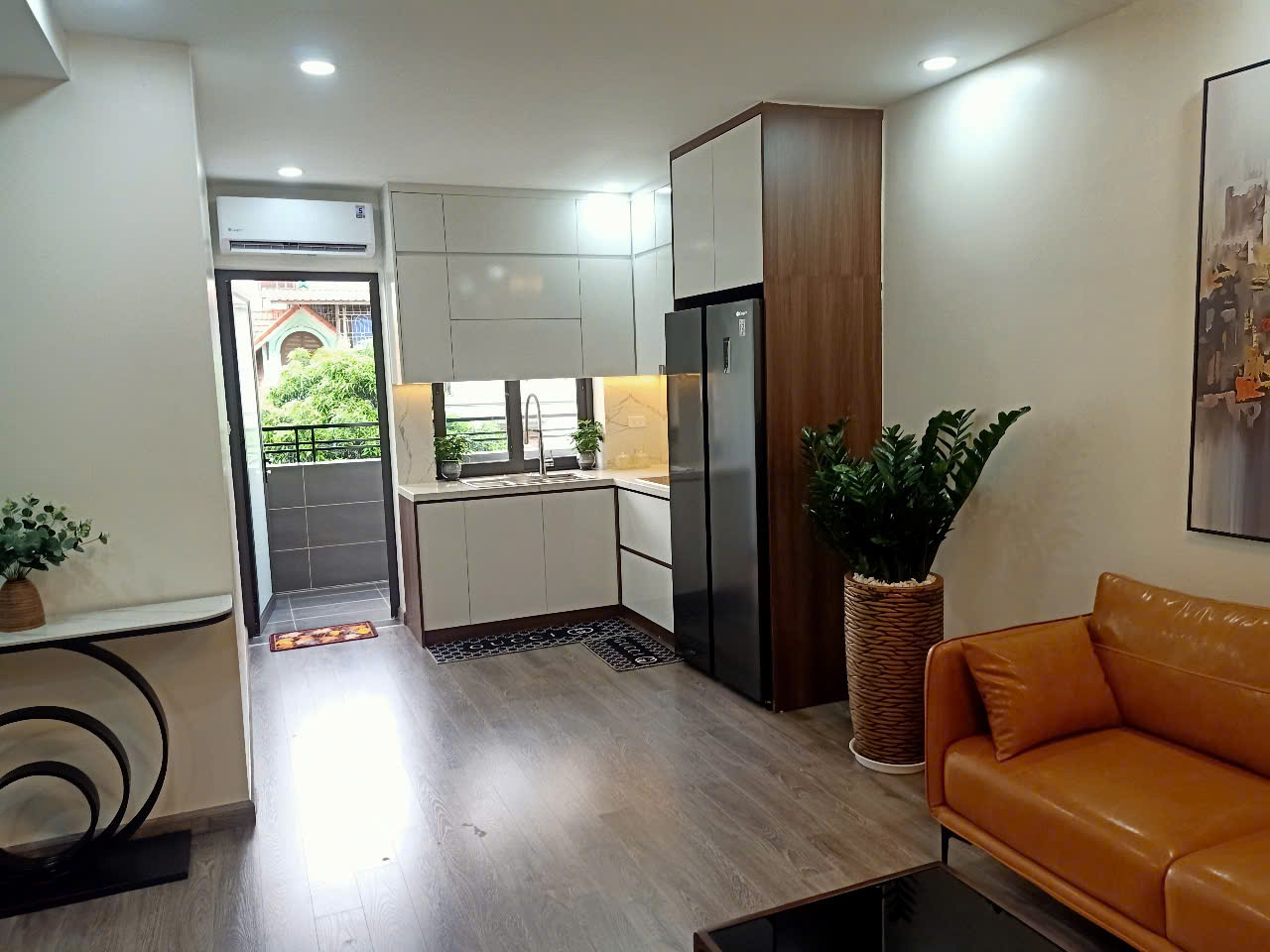Bán căn hộ chung cư 3PN 2WC full nội thất đẹp khu đô thị Mỹ Đình I - Ảnh 1