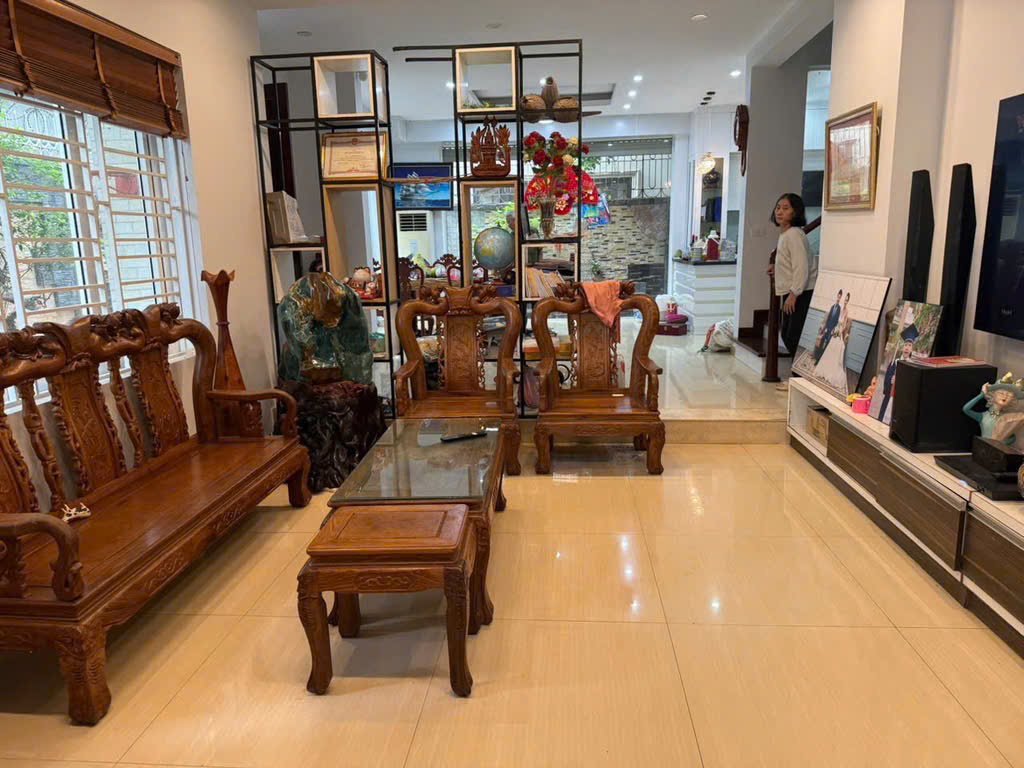 [GẤP] Bán nhanh BT bán đảo Linh Đàm view hồ lộng gió 200 m2 sổ đỏ giá rẻ 46 tỷ - Ảnh 1