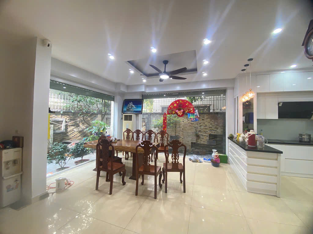 [GẤP] Bán nhanh BT bán đảo Linh Đàm view hồ lộng gió 200 m2 sổ đỏ giá rẻ 46 tỷ - Ảnh 2