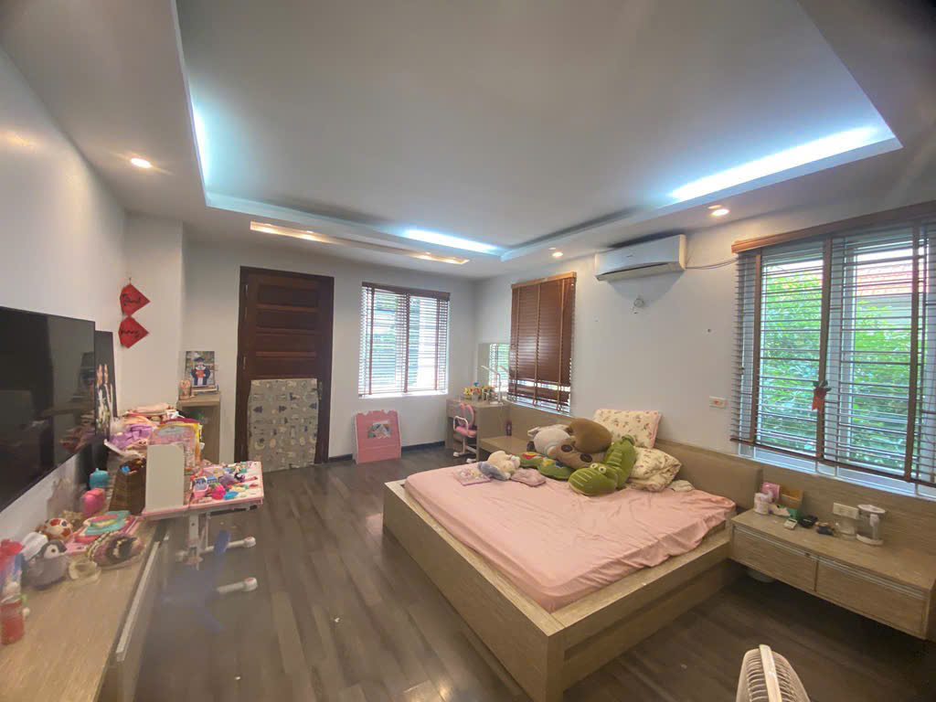 [GẤP] Bán nhanh BT bán đảo Linh Đàm view hồ lộng gió 200 m2 sổ đỏ giá rẻ 46 tỷ - Ảnh 3