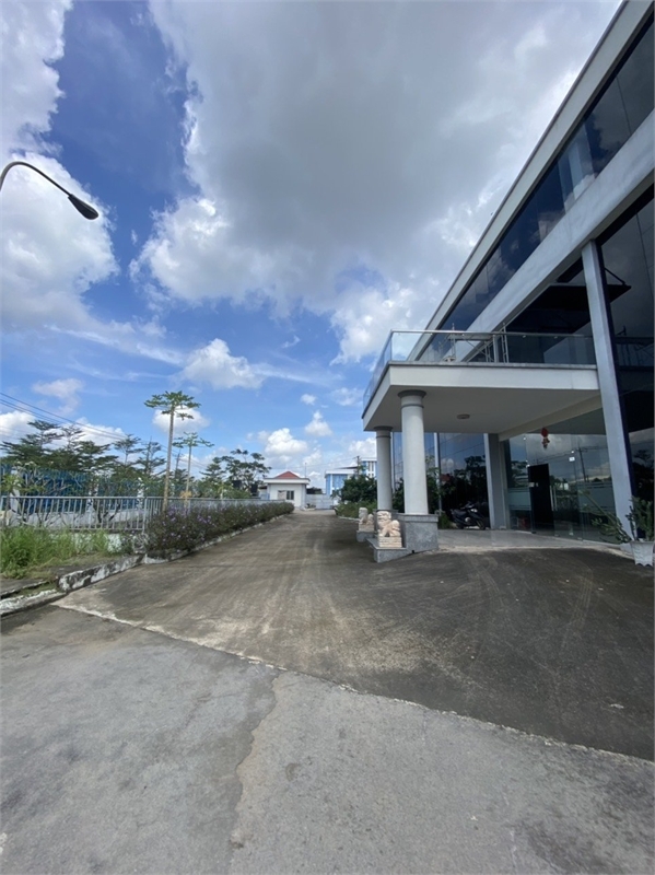chuyển nhượng nhà xưởng đang SX may mặc, kết cấu khung thép, giấy phép đầy đủ - Ảnh chính
