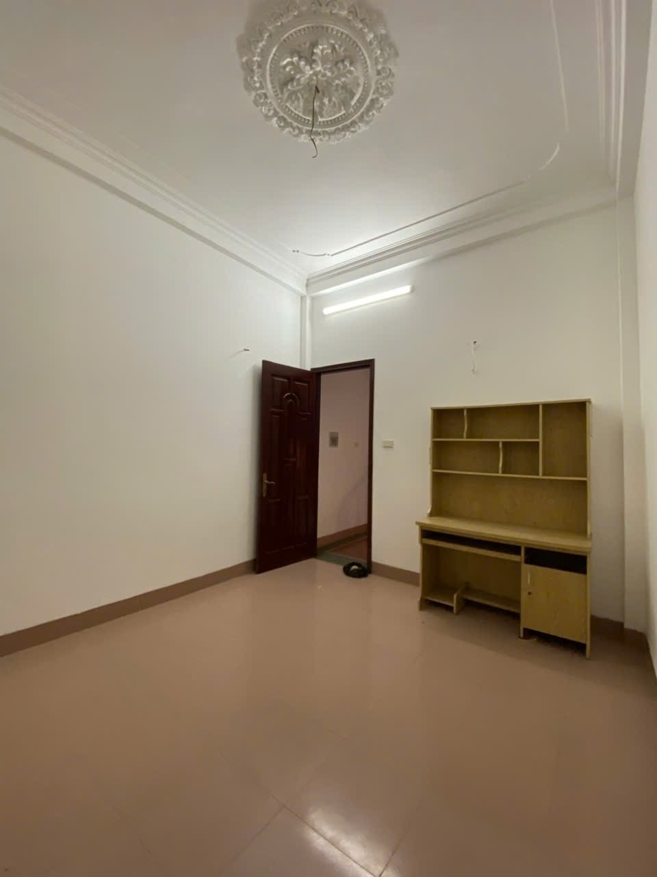 NHÀ NGUYỄN VĂN CỪ, 62m², 4PN, CÓ SÂN ĐỂ XE, GIÁ 9,5 TỶ. - Ảnh 2