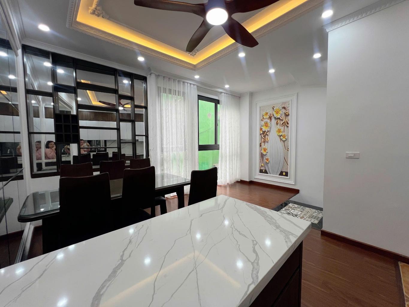 TRUNG TÂM CẦU GIẤY - CÁCH Ô TÔ 10M - SÁT HỒ MÁT RƯỢI - 6 TẦNG MỚI ĐẸP - NỞ HẬU - 34M2 - HƠN 8 TỶ - Ảnh 4