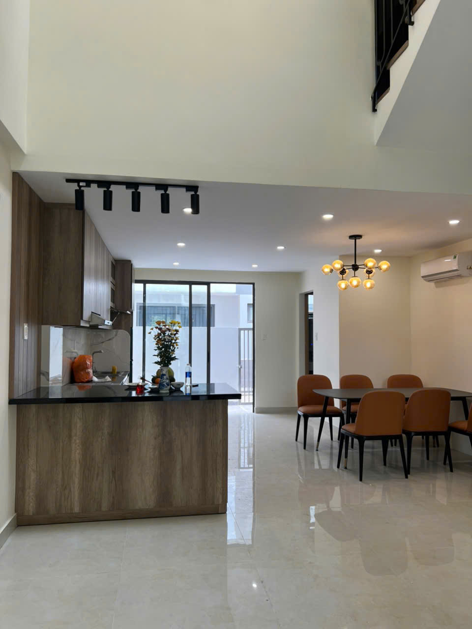 Chính chủ Cho Thuê Biệt Thự tại The Standard  Q. Tân Uyên Bình Dương - Ảnh 1