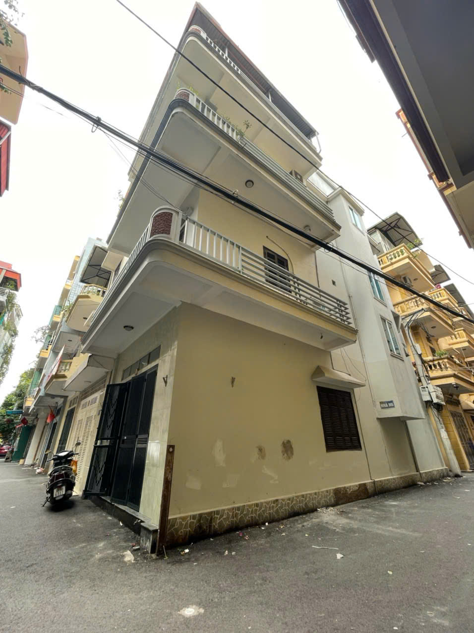 Bán nhà phố Đào Tấn, Ba Đình 183m2, 4 tầng, lô góc 2 mặt tiền 10.5m ô tô kinh doanh - Ảnh chính