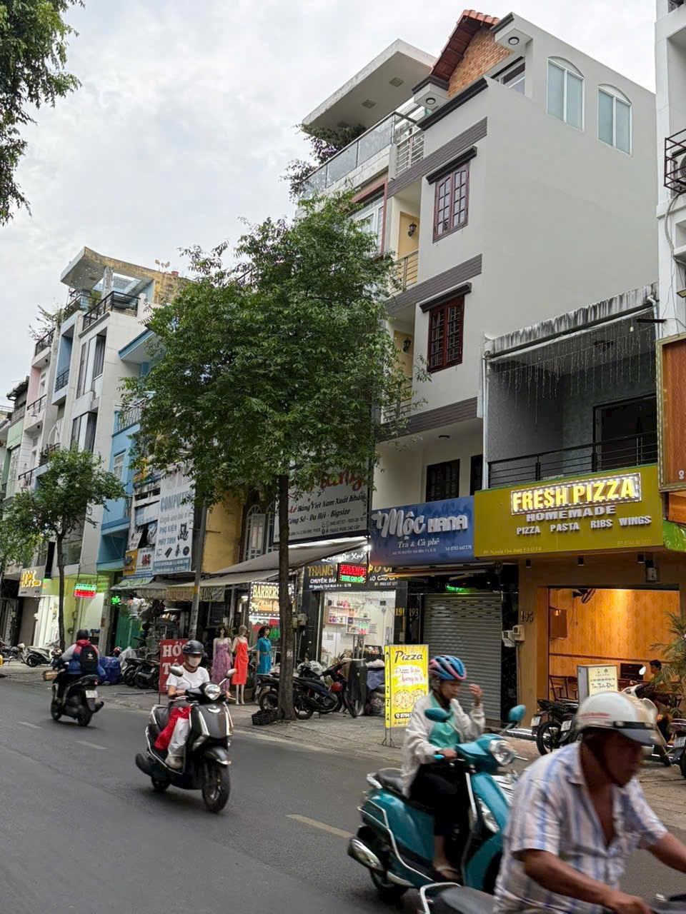 Bán nhà Phố MTK Nguyễn Thái Bình, p4 Tân bình.<br>DT: 3,4x 9 , Trệt 4 lầu , nhà còn đẹp. <br>Giá: 10tỷ8 TL - Ảnh chính