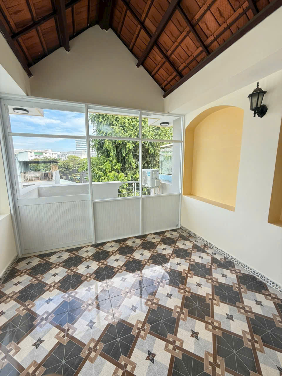 Bán nhà Phố MTK Nguyễn Thái Bình, p4 Tân bình.<br>DT: 3,4x 9 , Trệt 4 lầu , nhà còn đẹp. <br>Giá: 10tỷ8 TL - Ảnh 3