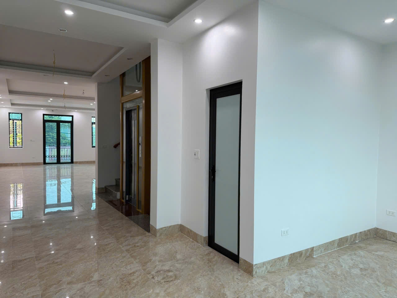 CHÍNH CHỦ CHO THUÊ NHÀ 5 TẦNG MỚI XÂY – CÓ THANG MÁY – MẶT TIỀN 6M - Ảnh chính