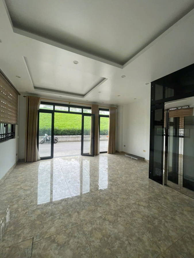 NHÀ MẶT PHỐ KINH DOANH ĐỈNH 41m2,X  5 tầng, mặt  tiền 6.8m, 13.1 tỷ  Bồ Đề-Long Biên. - Ảnh 1