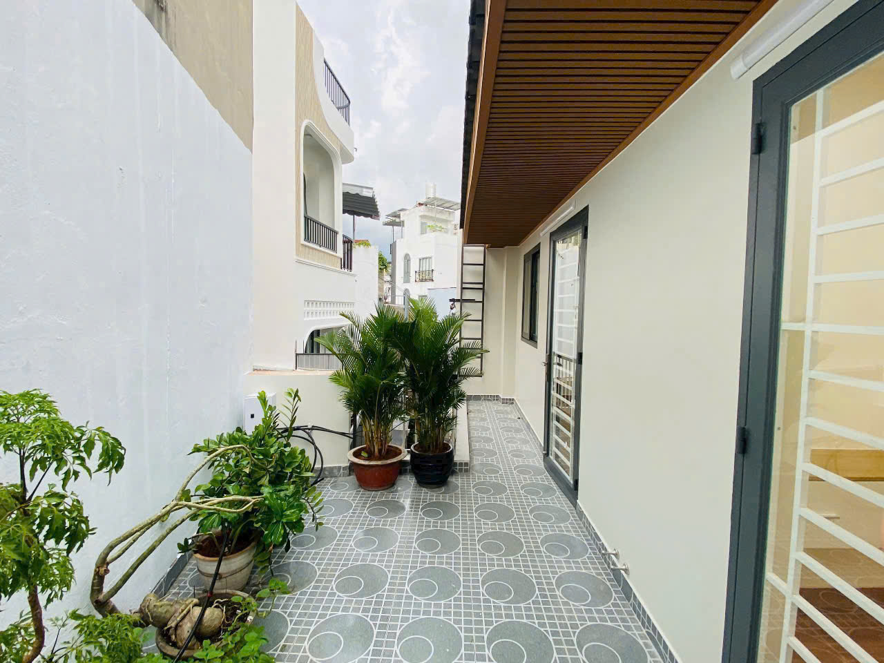 Bán nhà Hẻm an ninh Tứ Hải Ph6 Tân Bình. Dt 8x8m 1 lủng 1 lầu đẹp. Giá 6.38 tỷ tl SHR dọn ở liền. - Ảnh 1