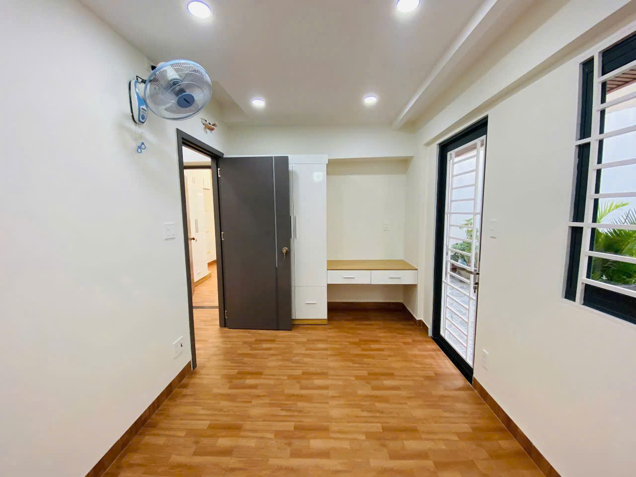 Bán nhà Hẻm an ninh Tứ Hải Ph6 Tân Bình. Dt 8x8m 1 lủng 1 lầu đẹp. Giá 6.38 tỷ tl SHR dọn ở liền. - Ảnh 2