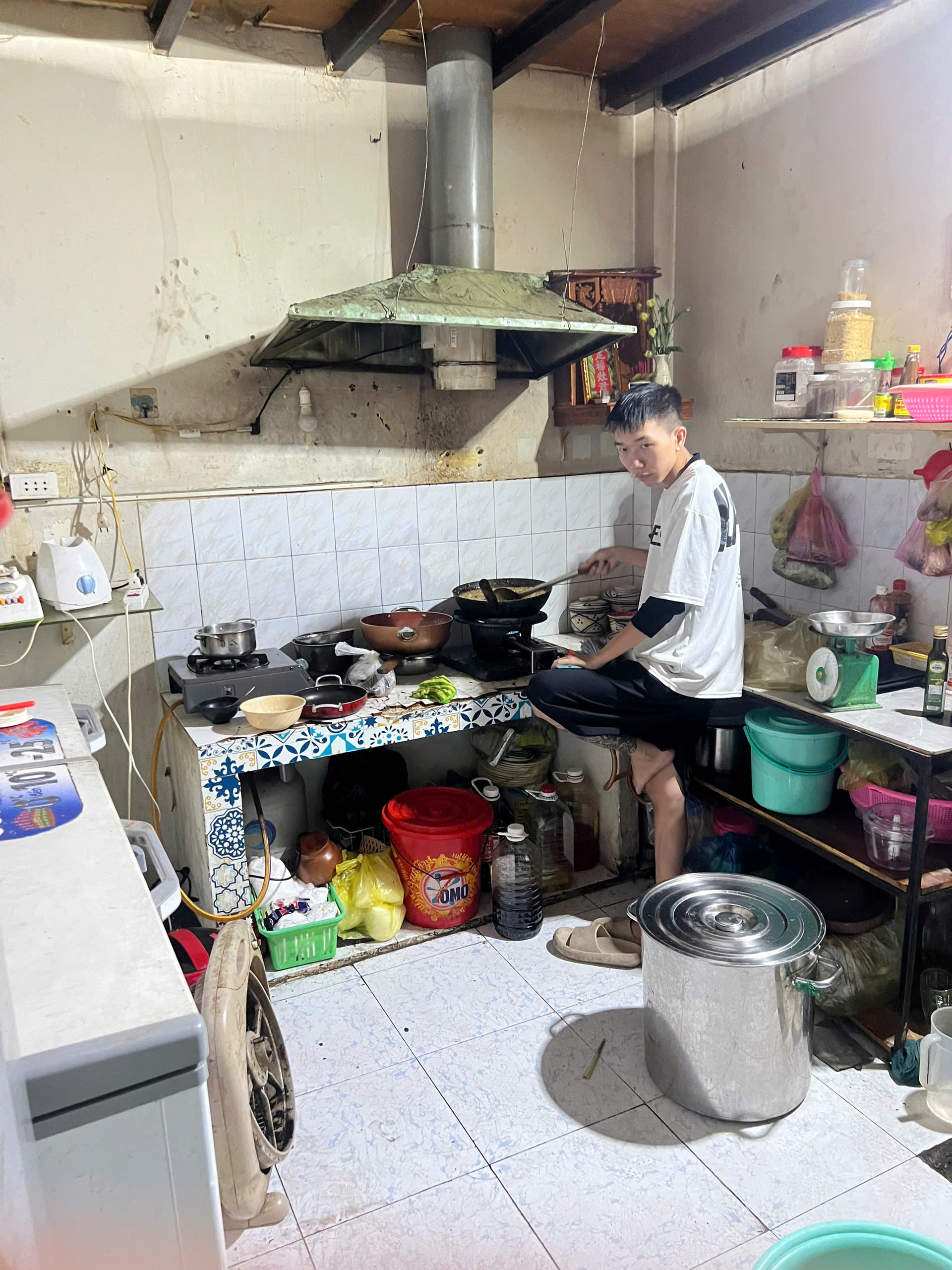 Sang Quán Lẩu 69K đang hoạt động(2 năm) lượng khách ổn định vào Kinh doanh ngay. - Ảnh 1