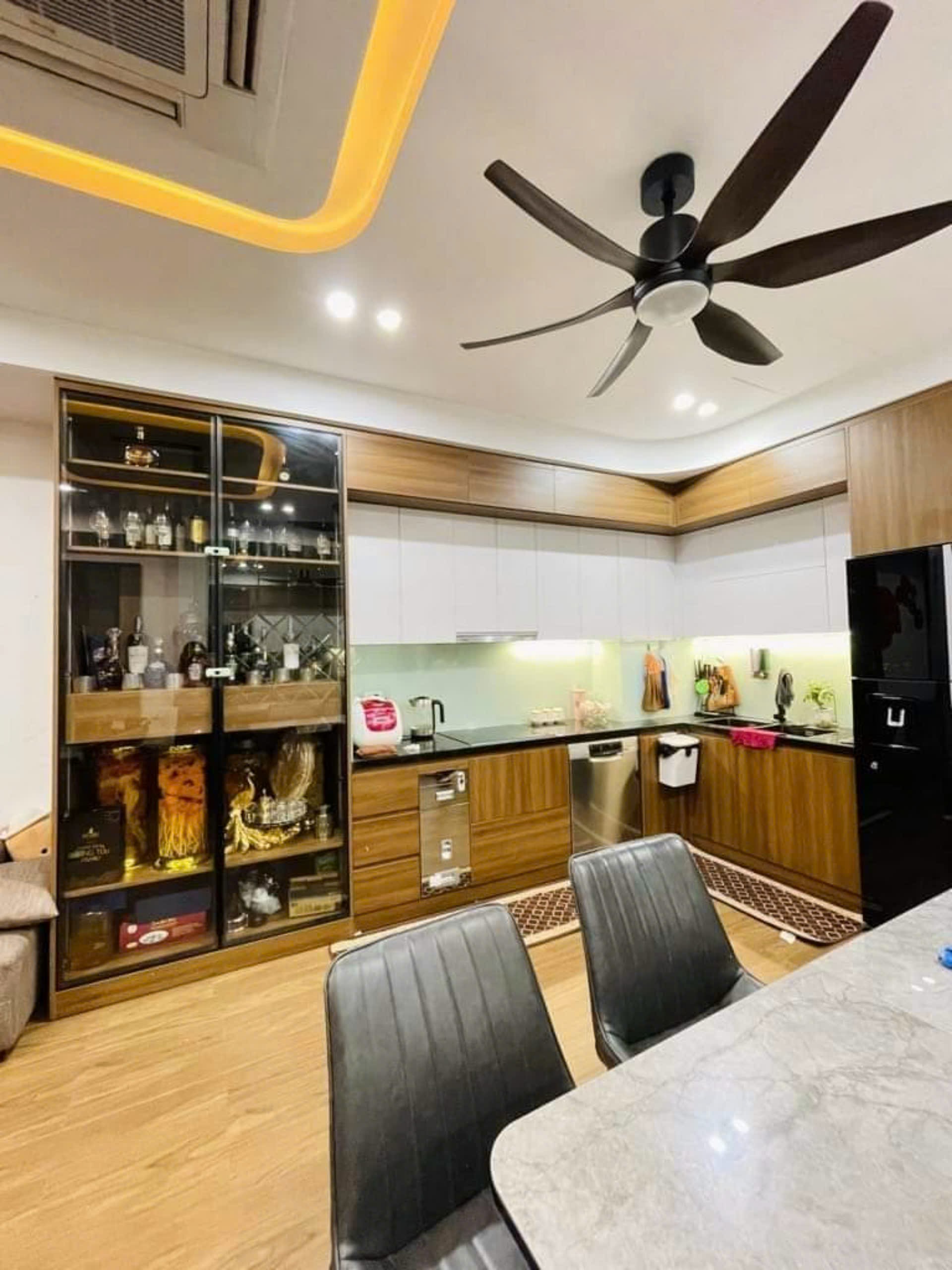 BÁN NHÀ PHÂN LÔ HOÀNG QUỐC VIỆT, ÔTÔ NGỦ NHÀ, 6T THANG MÁY, 52M2 GIÁ 15 TỶ 750 - Ảnh 1