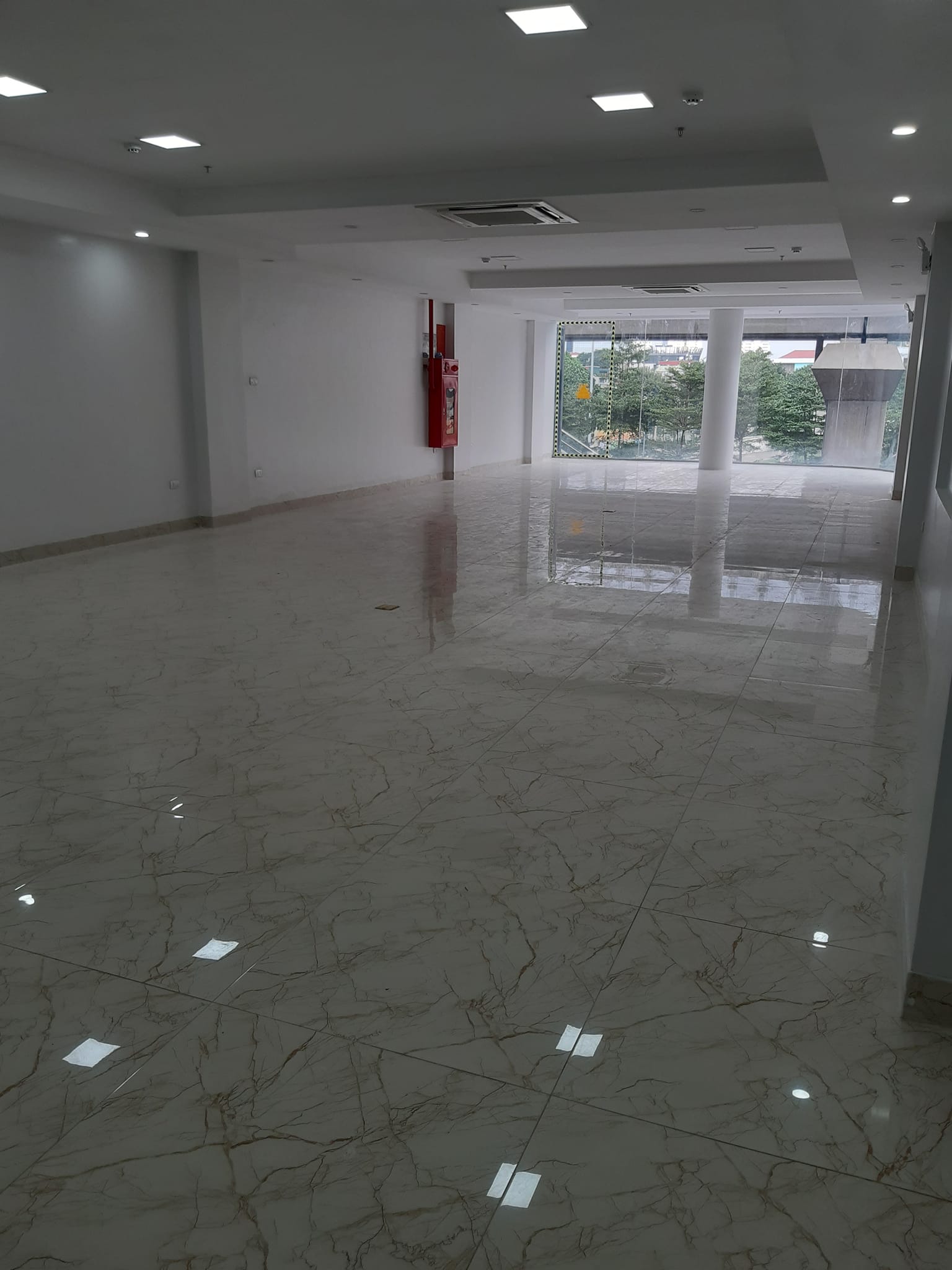 Bán nhà mặt phố Triệu Việt Vương, 140m2, 10 tầng 2 hầm, mặt tiền 7.2m, 159 tỷ, vỉa hè rộng, kinh - Ảnh 2