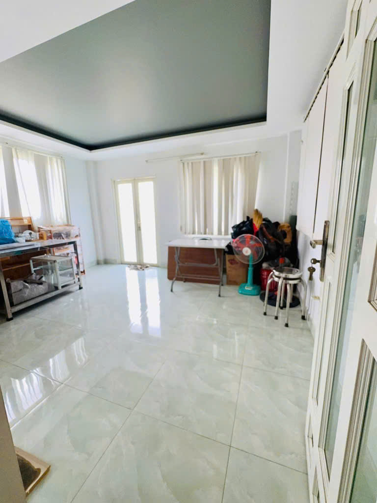 Hiếm nhà bán Chỉ 6 tỷ6 P10 Gò vấp 235m2 SD 5 tầng ngang bự 5.5m Xe hơi vào nhà gần - Ảnh chính