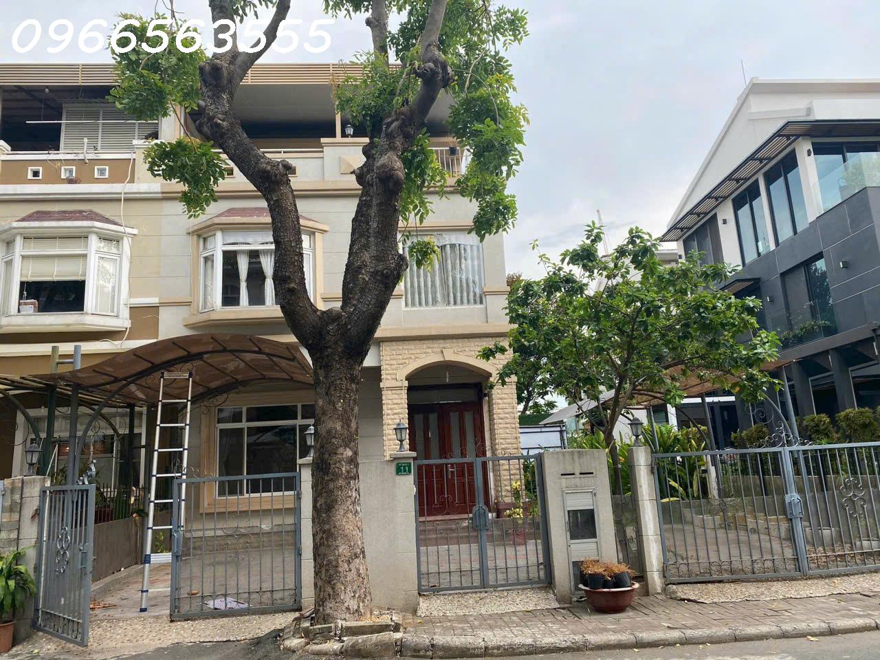 Cho thuê biệt thự - khu cảnh đồi - Phú Mỹ Hưng , sát trường học SSIS - Ảnh 1
