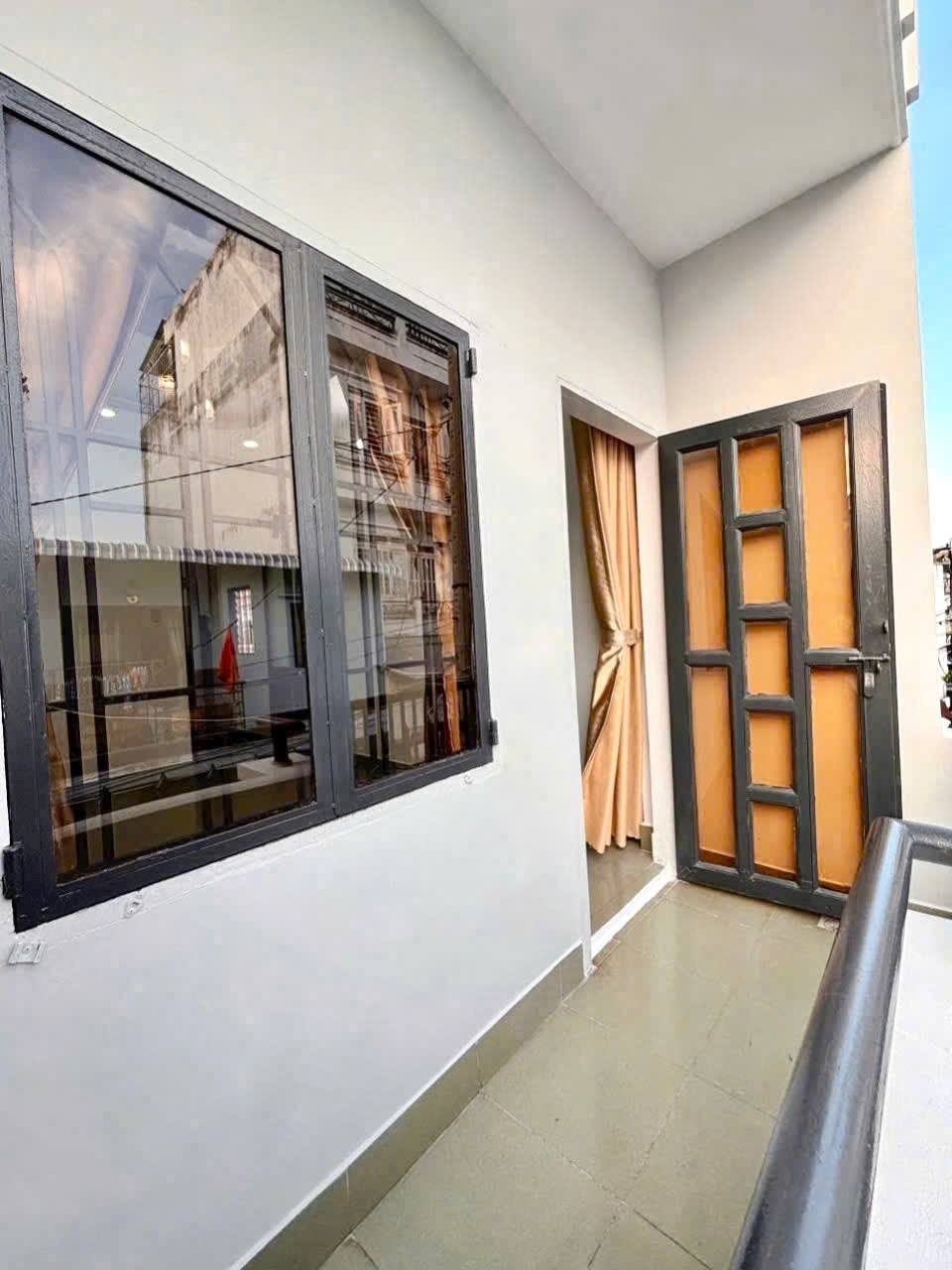 Bán nhà Ngã Tư Hàng Xanh - 50m2 - 3 PN - Sổ Vuông - Chỉ 5.x - Ảnh 2