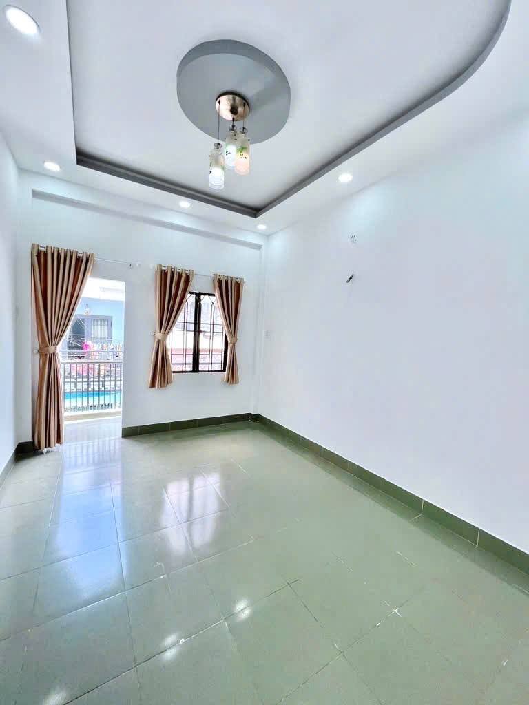Bán nhà Ngã Tư Hàng Xanh - 50m2 - 3 PN - Sổ Vuông - Chỉ 5.x - Ảnh chính