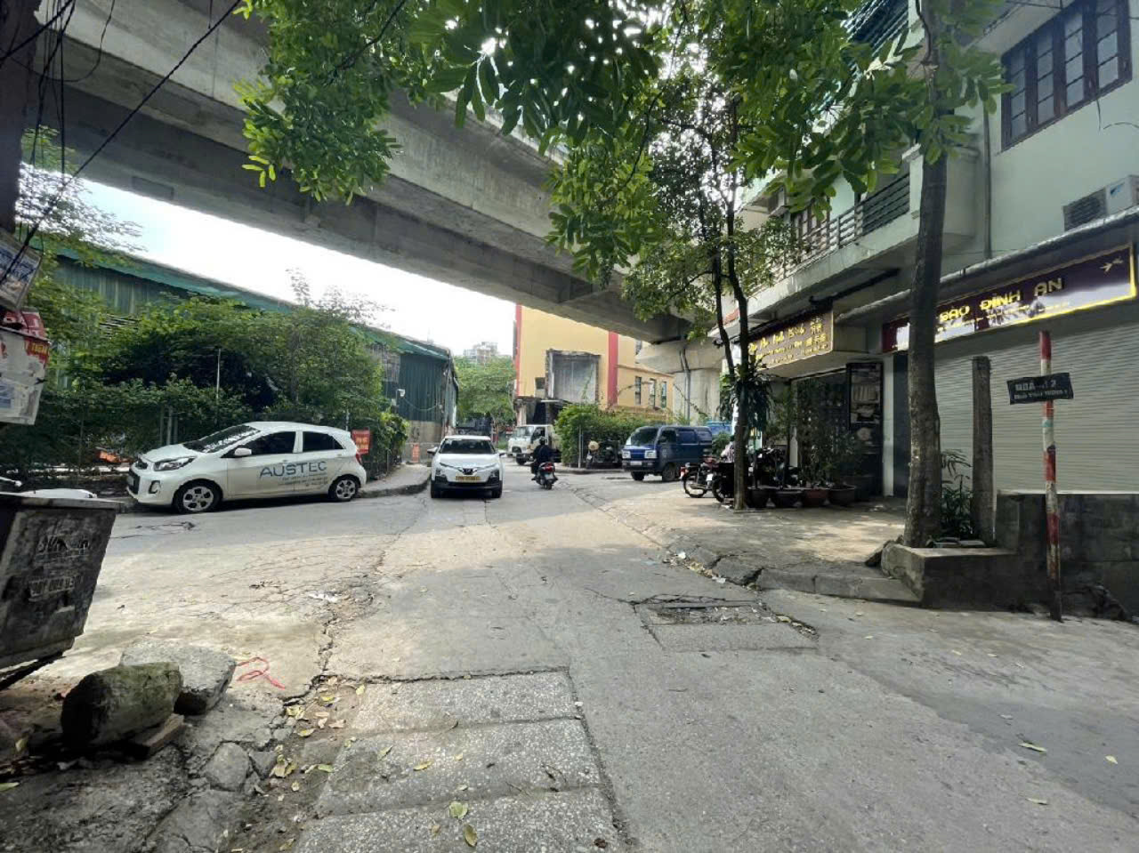 Ô TÔ TRÁNH TRƯỚC CỬA - VỊ TRÍ ĐẮC ĐỊA - SÁT CHỢ Thái THỊNH - NGÕ THÔNG TỨ TUNG - VỪA Ở VỪA KINH - Ảnh chính