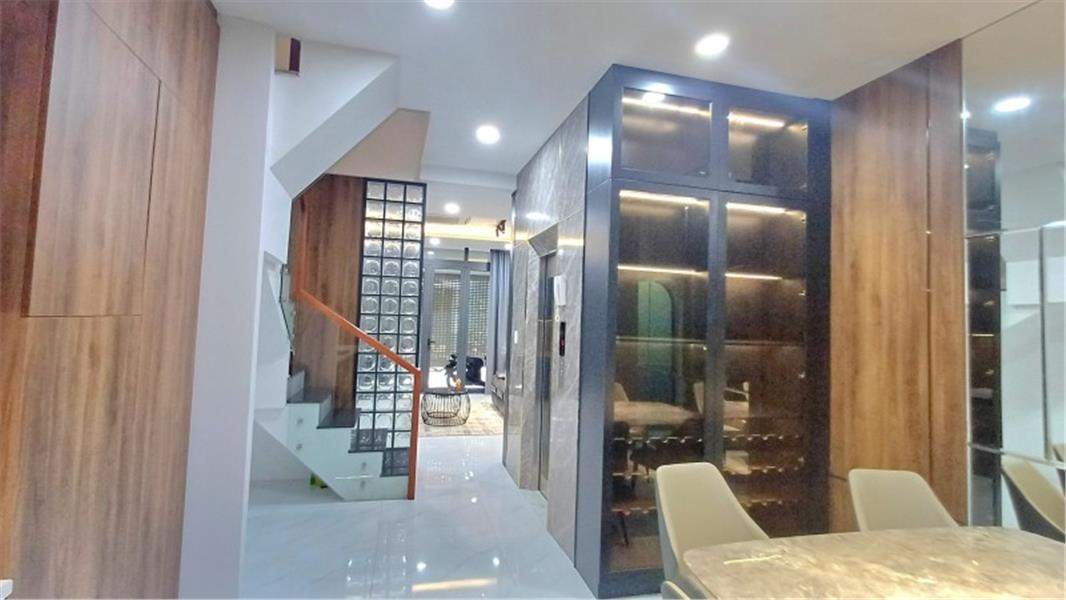 **Bán nhà HXH Hoàng Văn Thụ** phường 4, Tân Bình; (4,5*20) 4 lầu hơn 14 tỷ - Ảnh 1