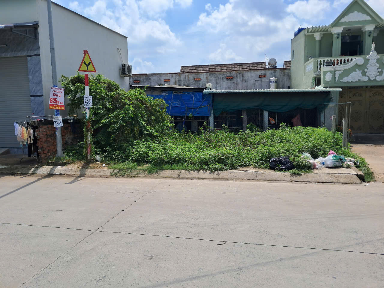 Bán Lô đất 2 mặt tiền ngay trung tâm Đức Hoà 1ty250 - Ảnh 1