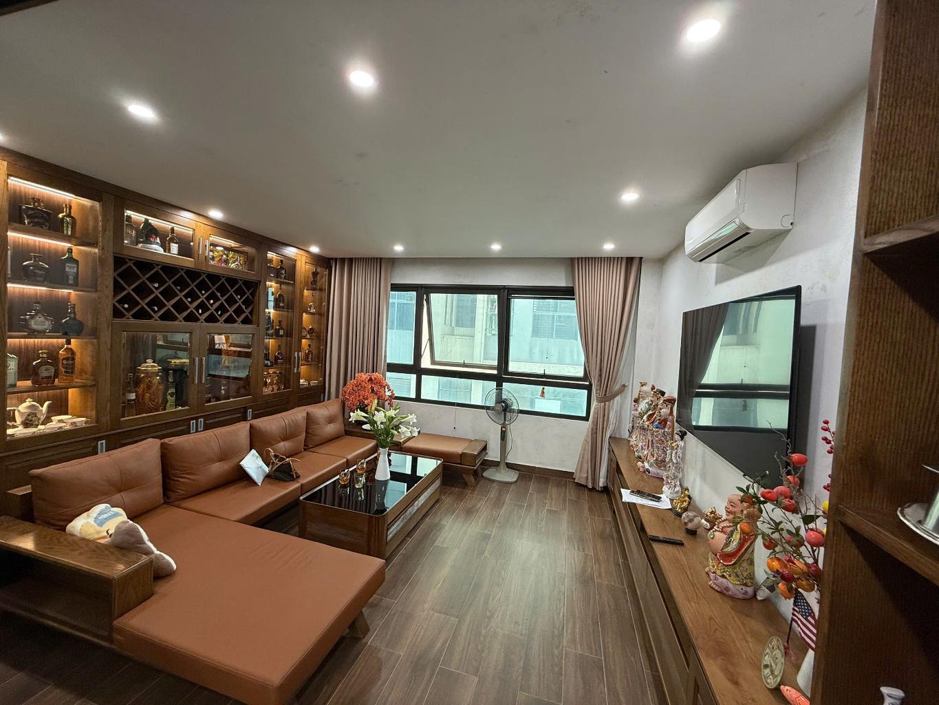 Bán tòa nhà 8 tầng TM phố Cầu Giấy, khu VIP gần phố, ô tô vào nhà, KD VP chỉ 25 tỷ - Ảnh chính