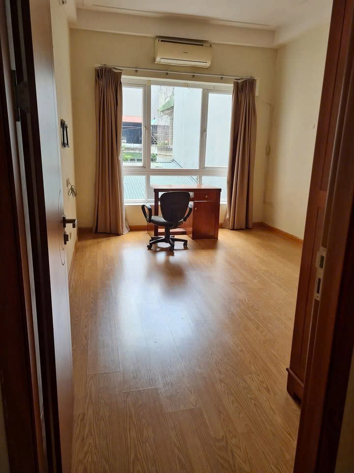 Bán nhà nguyên căn phố Văn Chương, Đống Đa 25m x 5T giá 5.5 tỷ, ngõ rộng, sổ đỏ - Ảnh chính