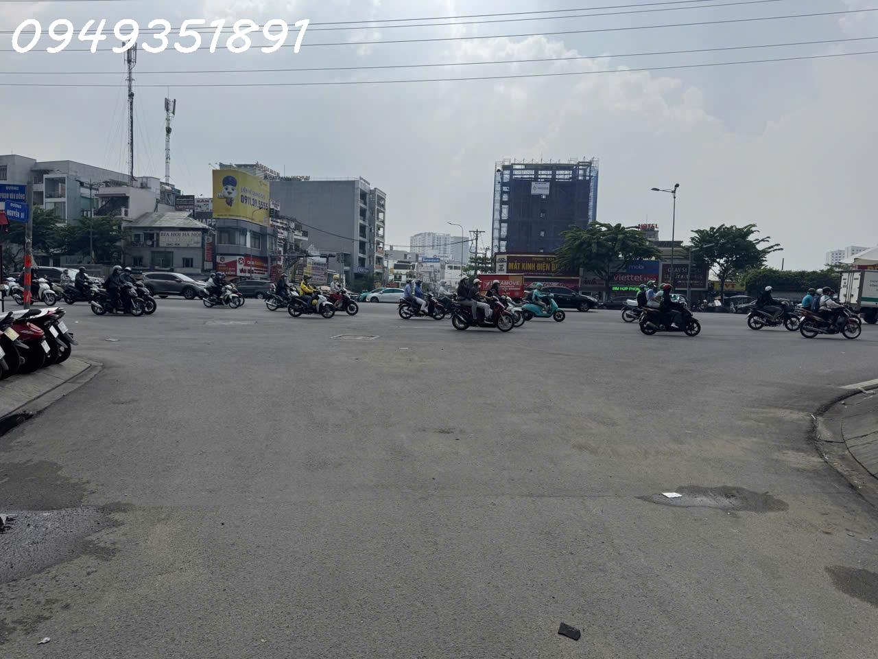ĐẤT MẶT TIỀN PHẠM VĂN ĐỒNG 4200M2 NGANG 80M SHR HOÀN CÔNG ĐỦ GIÁ 270TỶ LH 0949351891 MR TOAN - Ảnh 1
